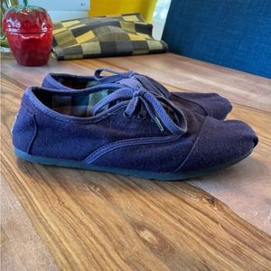 Tom’s Purple Wool Lace Up Shoes